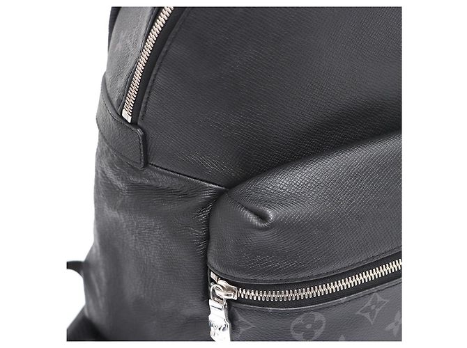 Louis Vuitton Sac à dos Monogram Taiga Discovery PM - vue 14