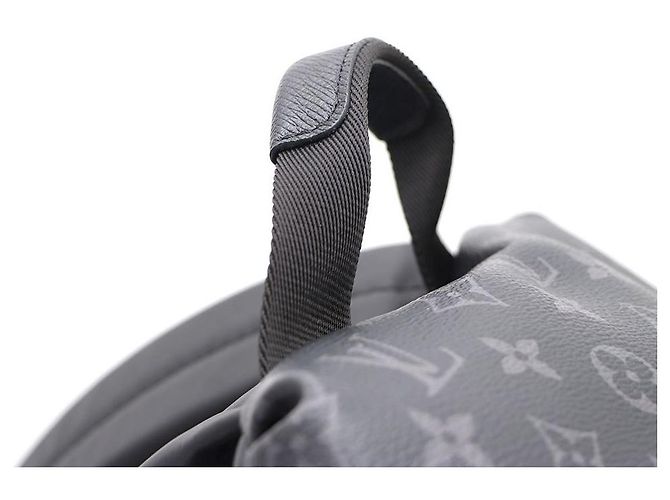 Louis Vuitton Sac à dos Monogram Taiga Discovery PM - vue 4