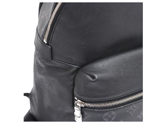 Louis Vuitton Sac à dos Monogram Taiga Discovery PM - vue 5