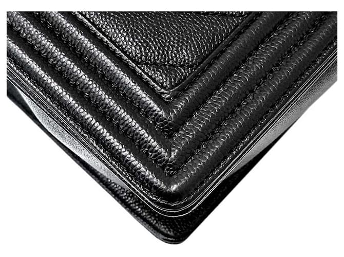 Chanel Borsa Boy Chevron Caviar New Medium Nero - vista 6