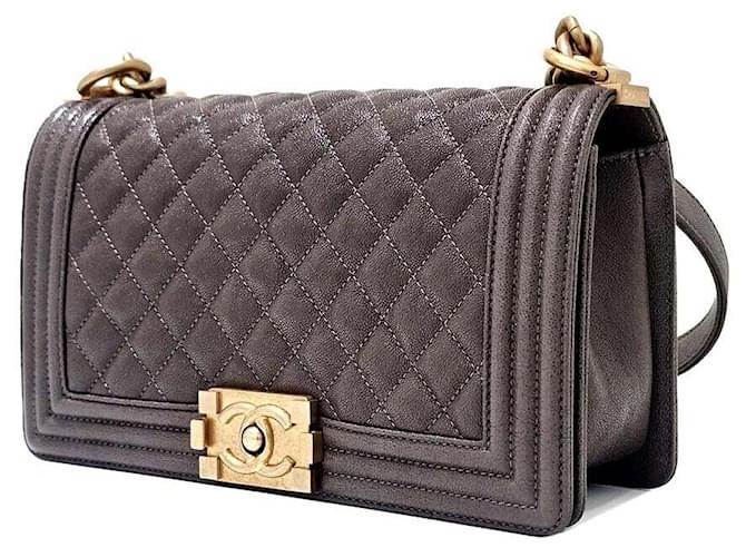 Chanel Bolso Caviar Boy Medium Castaño - vista 2