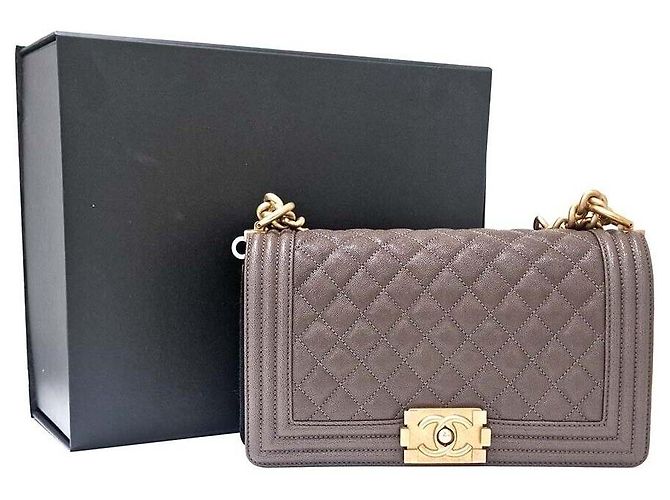 Chanel Bolso Caviar Boy Medium Castaño - vista 8