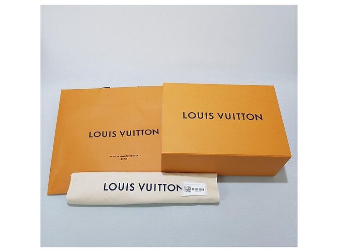 Louis Vuitton Mini borsa a tracolla Dauphine Chain Wallet - vista 10