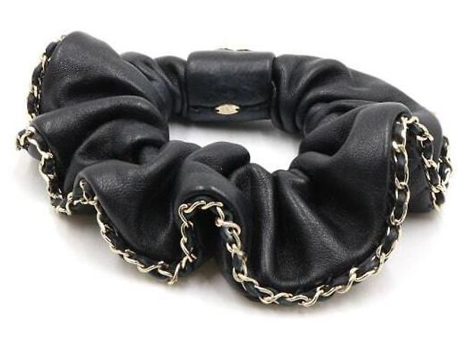 Chanel Cerchietto scrunchie in pelle nera con catena CC dorata Nero - vista 5