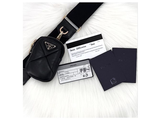 Prada Bolsa de ombro acolchoada com corrente Crossbody Black Preto - vista 15