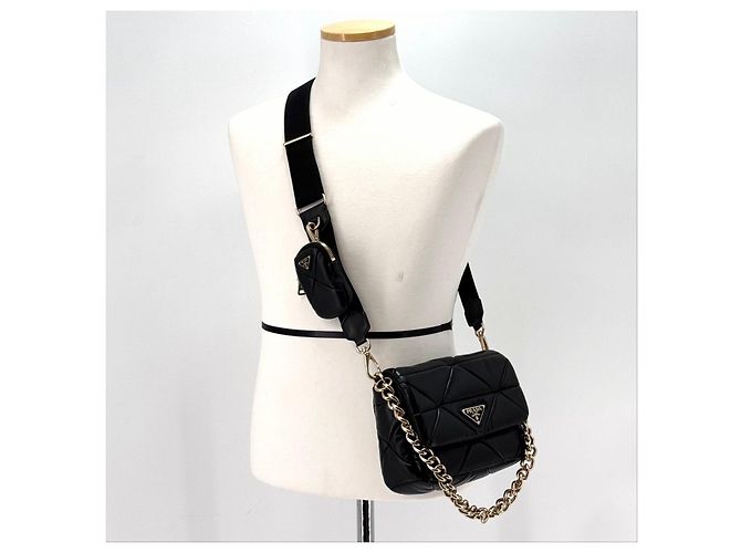Prada Bolsa de ombro acolchoada com corrente Crossbody Black Preto - vista 3