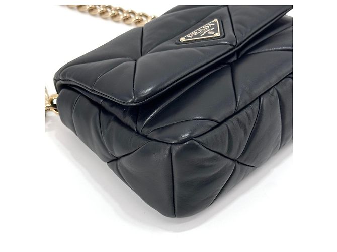 Prada Bolsa de ombro acolchoada com corrente Crossbody Black Preto - vista 7