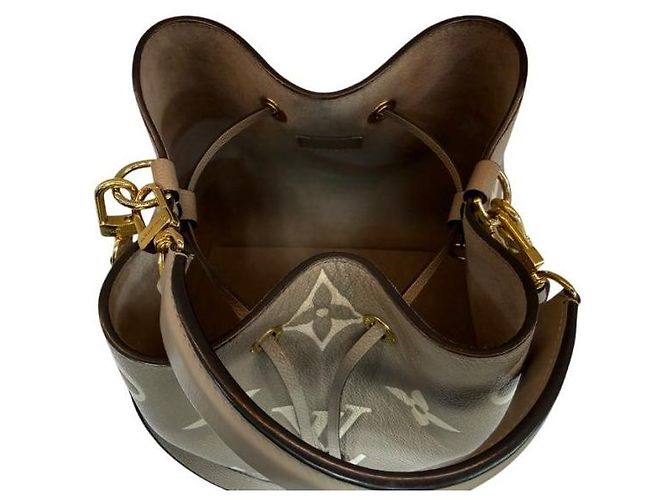 Louis Vuitton Bolsa Tote Monogram Empreinte NeoNoe MM Cream Bolsa de Ombro Branco - vista 2