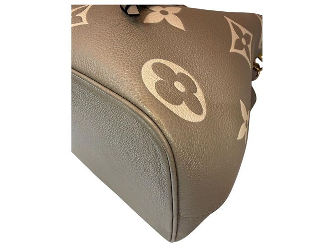 Louis Vuitton Bolsa Tote Monogram Empreinte NeoNoe MM Cream Bolsa de Ombro Branco - vista 7