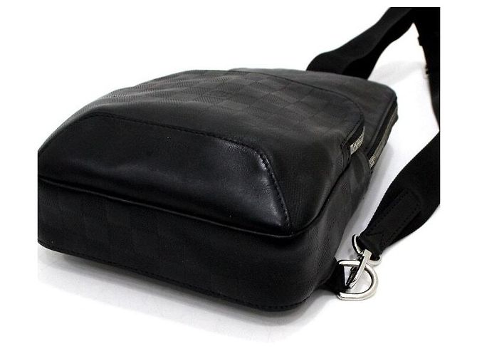 Louis Vuitton Borsa a tracolla Damier Infini Avenue da uomo - vista 7