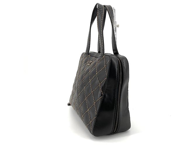 Chanel Borsa Tote Wild Stitch Gold Chain Nero - vista 3
