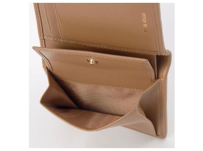Miu Miu Kleiner Matelassé-Nappa-Leder-Geldbeutel - Ansicht 6