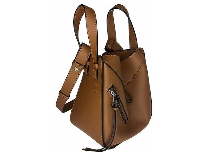 Loewe Bolsa Hammock Compacta em Pele de Vitela Clássica Marrom - vista 5
