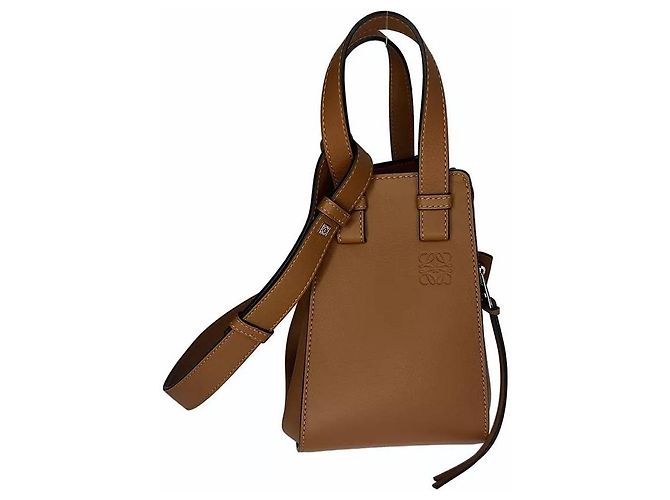 Loewe Bolsa Hammock Compacta em Pele de Vitela Clássica Marrom - vista 6