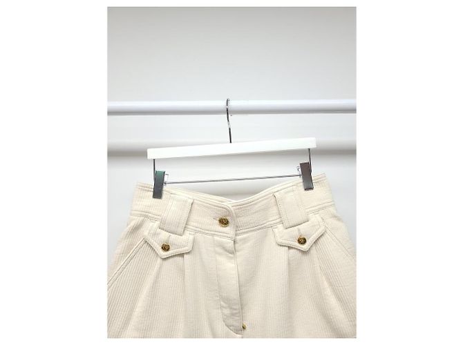 Louis Vuitton Short safari de pana beige y tono dorado Blanco - vista 2
