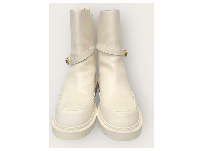 Dior Botas de cano de cano de bezerro branco com adornos dourados - vista 5