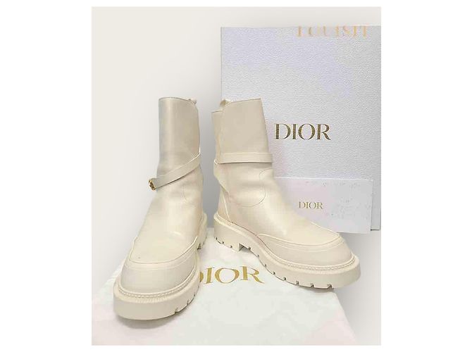 Dior Botas de cano de cano de bezerro branco com adornos dourados - vista 7