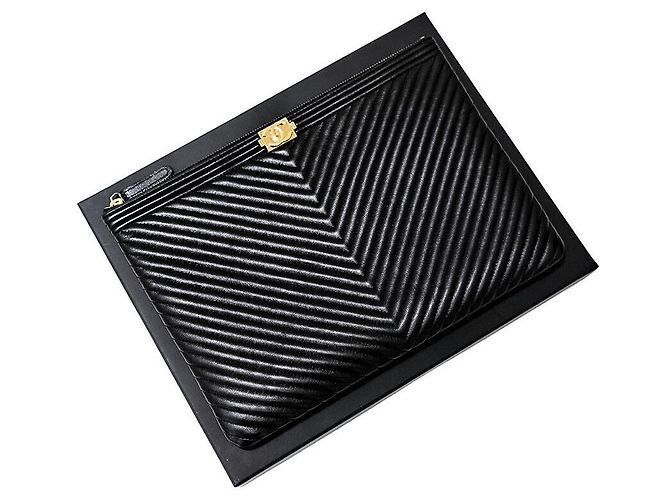 Chanel Clutch Boy Chevron in agnello New Medium Nero - vista 5