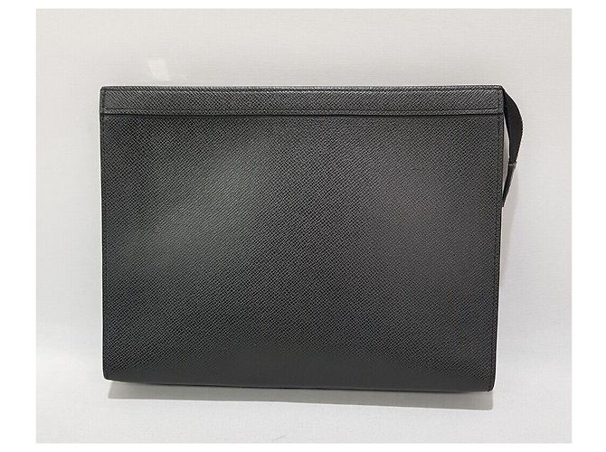 Louis Vuitton Pochette Voyage Taiga Nero - vista 2