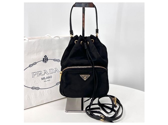 Prada Borsa bucket in nylon con logo triangolare nero - vista 2