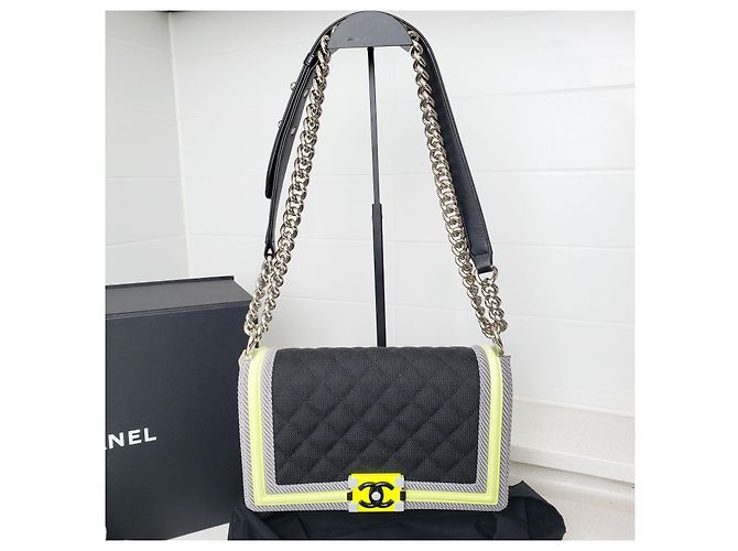 Chanel Boy Bag in tela Limited Edition Medium Giallo - vista 2