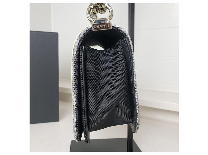 Chanel Boy Bag in tela Limited Edition Medium Giallo - vista 4