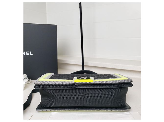 Chanel Boy Bag in tela Limited Edition Medium Giallo - vista 7