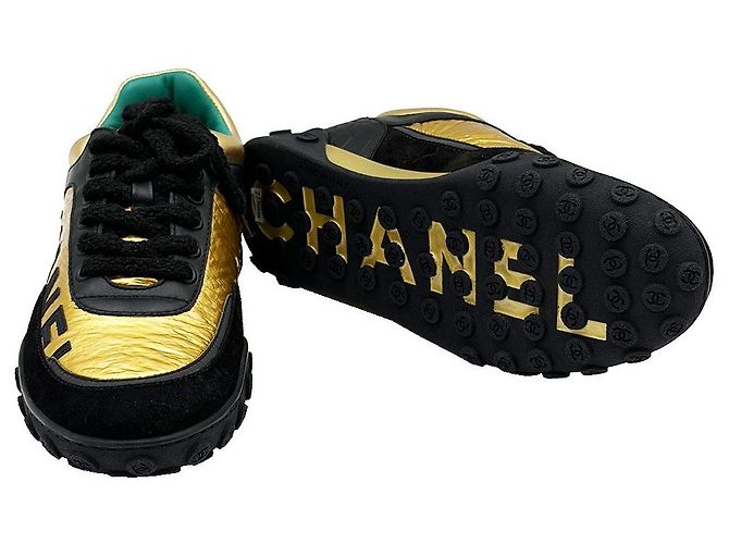 Chanel Sneaker da donna con logo CC oro metallizzato D'oro - vista 5