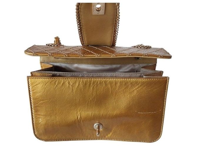 Chanel Mini borsa a tracolla corta con catena Generation in vernice classica D'oro - vista 5
