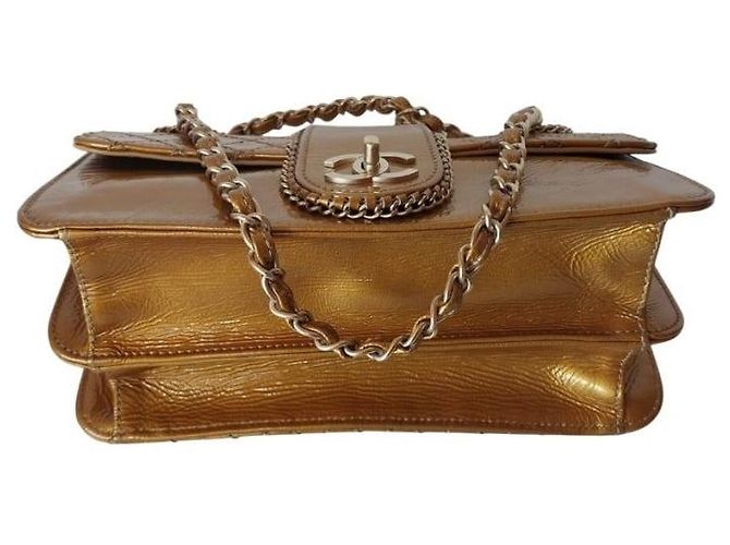 Chanel Mini borsa a tracolla corta con catena Generation in vernice classica D'oro - vista 6