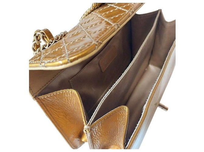 Chanel Mini borsa a tracolla corta con catena Generation in vernice classica D'oro - vista 7