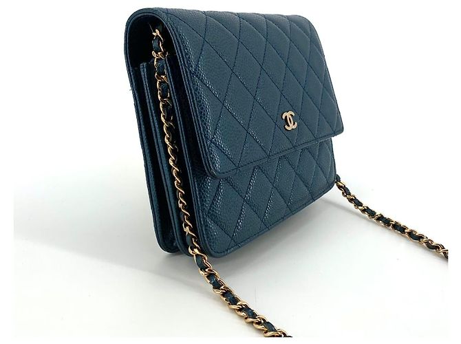 Chanel Mini bolsa transversal WOC em caviar dourado Azul - vista 6
