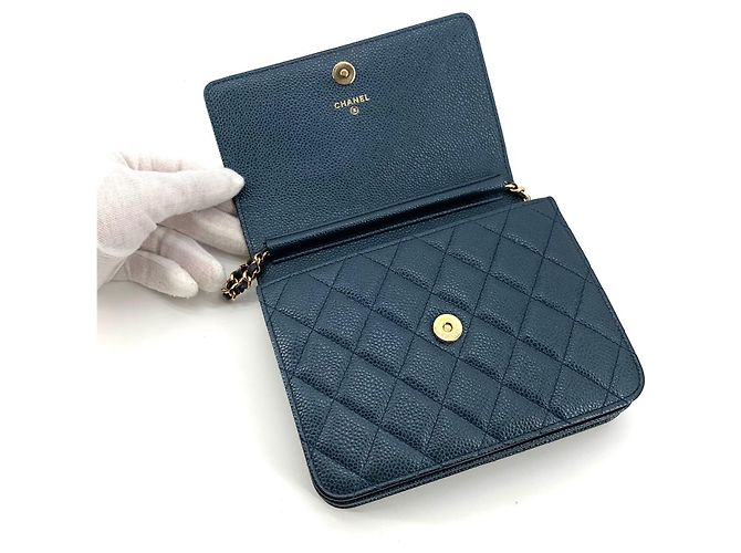 Chanel Mini bolsa transversal WOC em caviar dourado Azul - vista 7