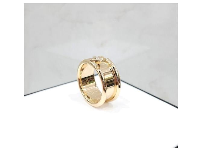 Louis Vuitton Anello Bolt Band in Oro Giallo e Diamanti LV - vista 4