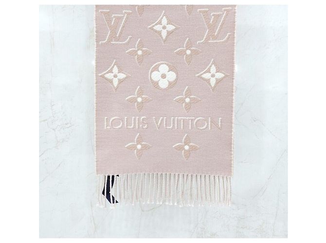 Louis Vuitton Cachecol Monogram Essential Shine Branco - vista 5