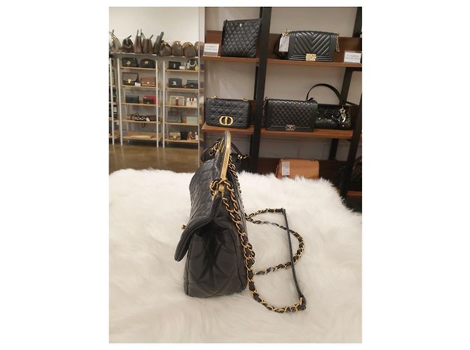 Chanel Borsa con patta con manico superiore in metallo e catena in agnello nero - vista 6