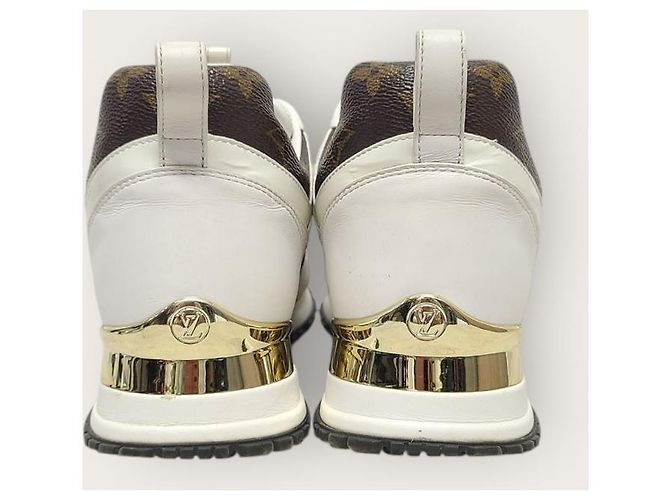 Louis Vuitton Sneakers White LV Monogram Runaway Bianco - vista 5