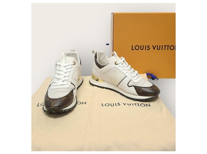 Louis Vuitton Sneakers White LV Monogram Runaway Bianco - vista 8