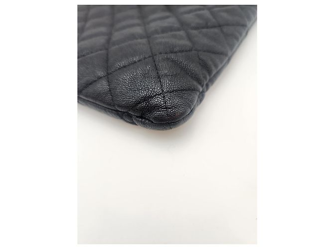 Chanel Clutch con patta serie Caviar Nero - vista 11