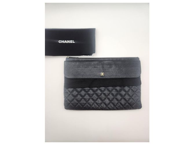 Chanel Clutch con patta serie Caviar Nero - vista 5