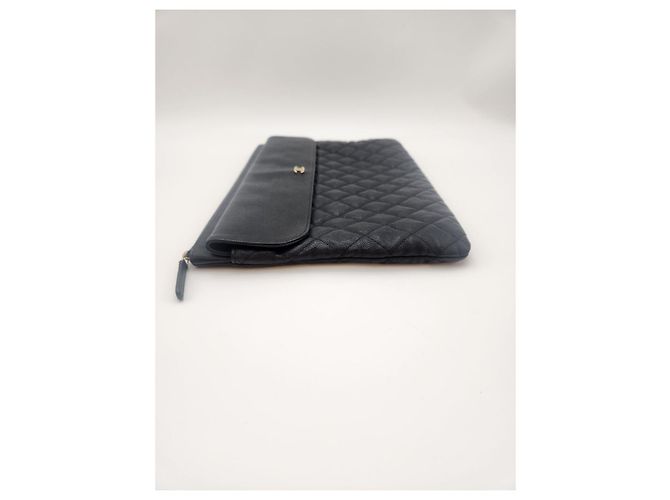 Chanel Clutch con patta serie Caviar Nero - vista 9