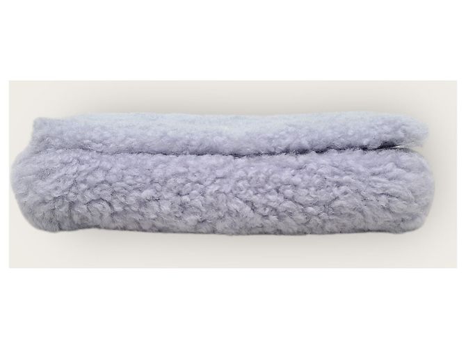 Miu Miu Borsa a tracolla e a spalla in shearling di agnello con logo Lila Blue - vista 6