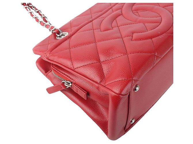 Chanel Bolso de Hombro con Cadena Soft Caviar Timeless CC Roja - vista 5