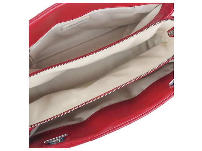 Chanel Bolso de Hombro con Cadena Soft Caviar Timeless CC Roja - vista 7