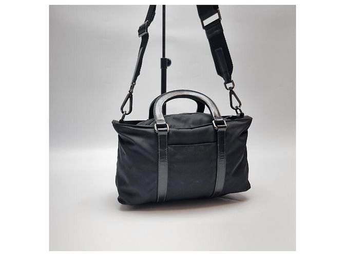 Prada Borsa Tote Crossbody in Nylon e Pelle Nera (Tracolla Rimovibile Inclusa) Nero - vista 11
