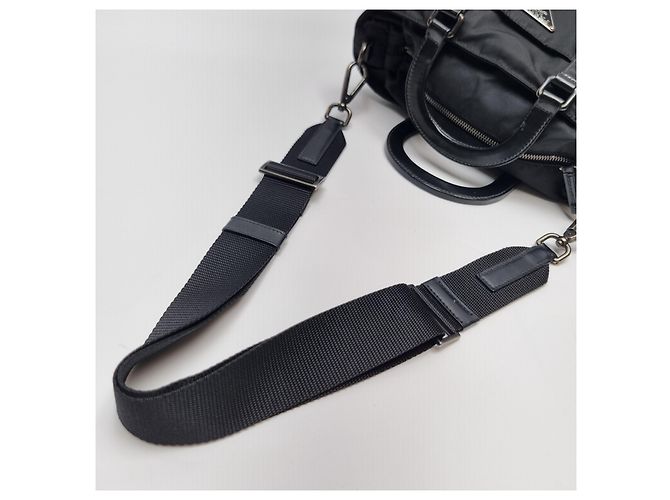 Prada Borsa Tote Crossbody in Nylon e Pelle Nera (Tracolla Rimovibile Inclusa) Nero - vista 13