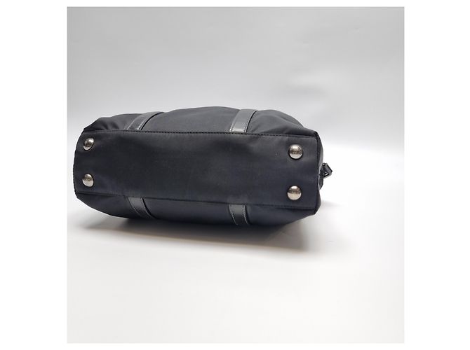 Prada Borsa Tote Crossbody in Nylon e Pelle Nera (Tracolla Rimovibile Inclusa) Nero - vista 17