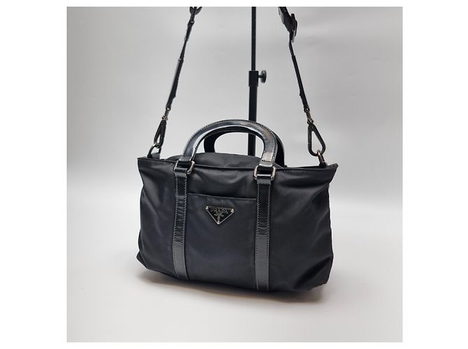 Prada Borsa Tote Crossbody in Nylon e Pelle Nera (Tracolla Rimovibile Inclusa) Nero - vista 3