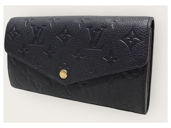 Louis Vuitton Portefeuille long Sarah en cuir Empreinte Monogramme noir - vue 2