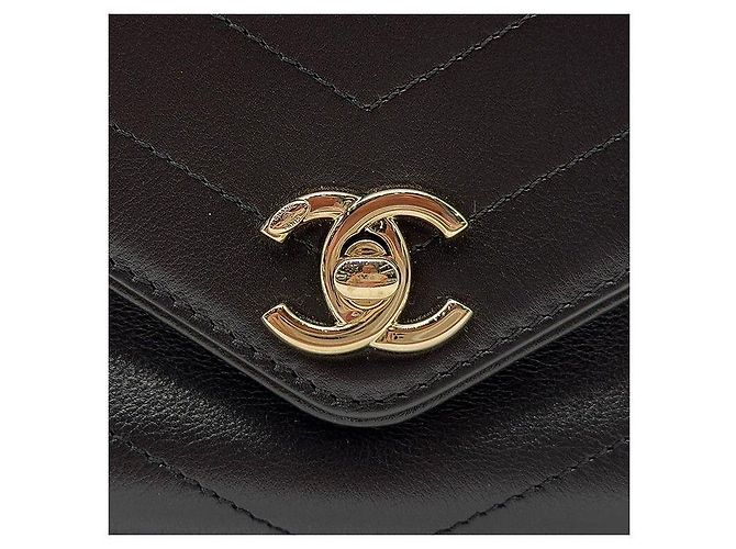 Chanel Borsa Chevron Stitch in Pelle Caviar Nero - vista 9